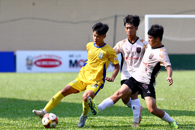 SLNA ngược dòng để vào bán kết. Ảnh: Nguyễn Khanh