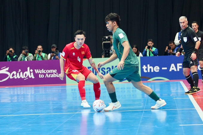 ĐT futsal Việt Nam và Indonesia vừa chạm trán nhau ở tứ kết giải futsal châu Á 2026. Ảnh: Phan Hồng 