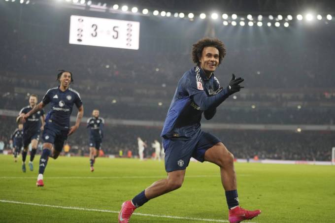 MU cũng cần tìm lối ra cho Zirkzee - Ảnh: AP