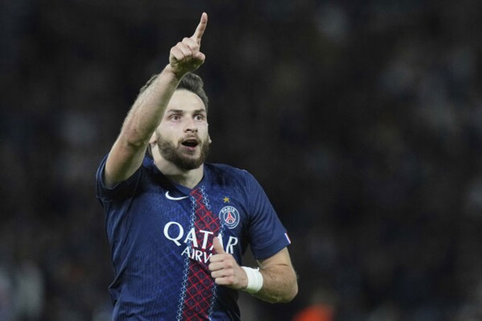 PSG hét giá Kvaratskhelia lên tới 180–185 triệu euro