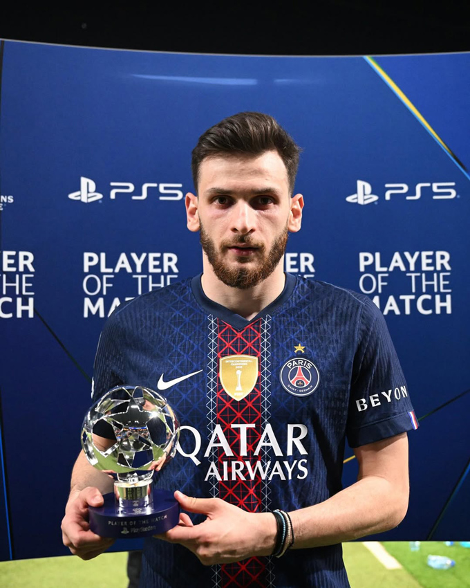 Kvaratskhelia xuất sắc nhất trận PSG vs Liverpool. Ảnh - Twitter