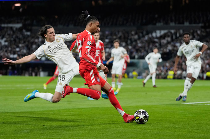 Olise thi đấu ấn tượng trong chiến thắng của Bayern trước Real