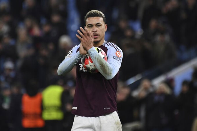 Rogers được Chelsea nhắm đến để thay Enzo