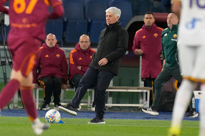 Gasperini vẫn đang chật vật trong việc đưa Roma đúng hướng