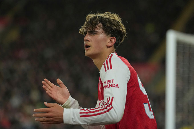 Nếu tiếp tục thể hiện phong độ ấn tượng, Dowman hoàn toàn có cơ hội góp mặt tại World Cup 2026 cùng ĐT Anh