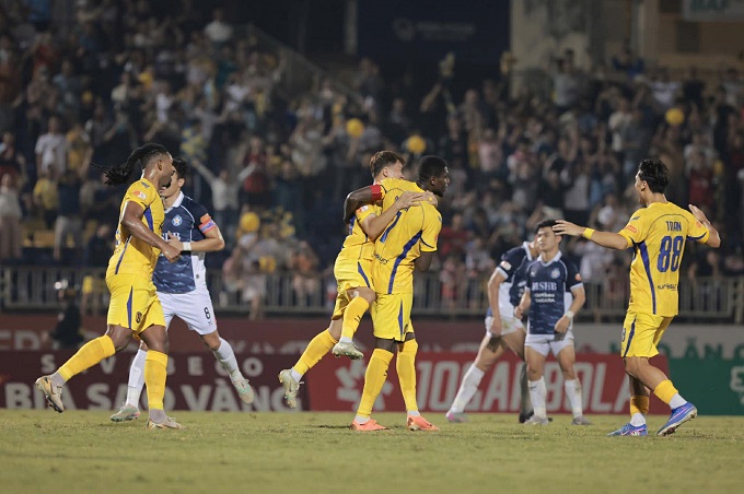 Niềm vui ghi bàn của SLNA 