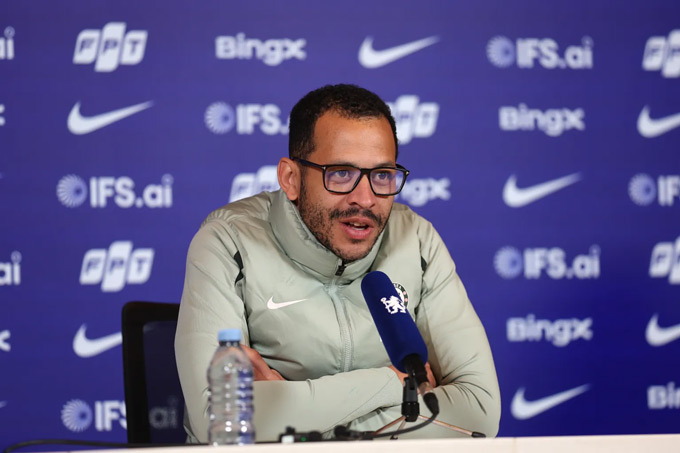 HLV Rosenior sẽ không cho Enzo ra sân ở đại chiến với Man City