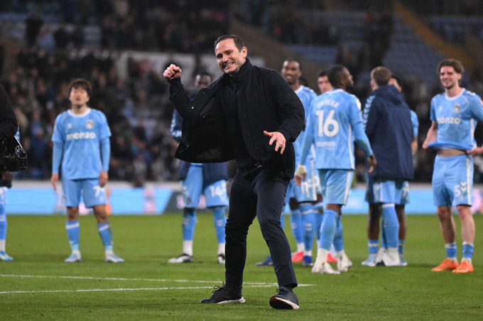 Lampard sắp đưa Coventry thăng hạng lên Ngoại hạng Anh