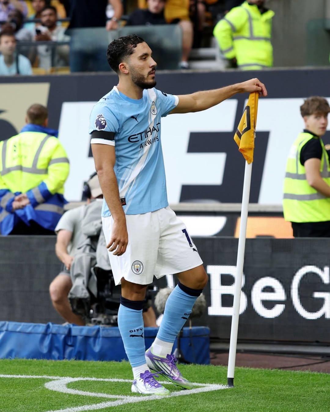 Cherki đã có 8 pha kiến ​​tạo, một thành tích ấn tượng khi anh chỉ đá chính 14 trận ở giải đấu