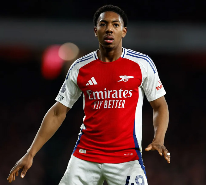Myles Lewis-Skelly trong màu áo Arsenal