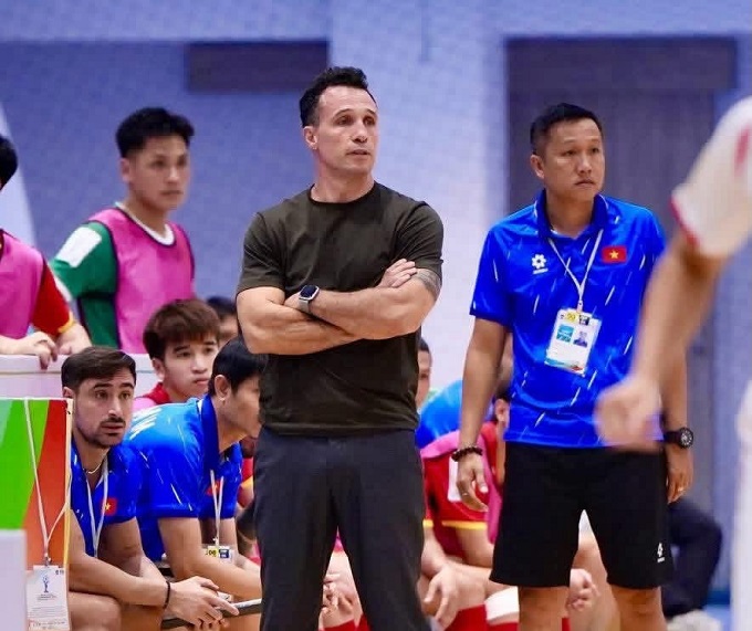 HLV Diego Giustozzi của ĐT futsal Việt Nam