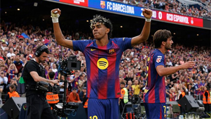 Yamal ghi dấu ấn ở 3 trong 4 bàn thắng của Barca