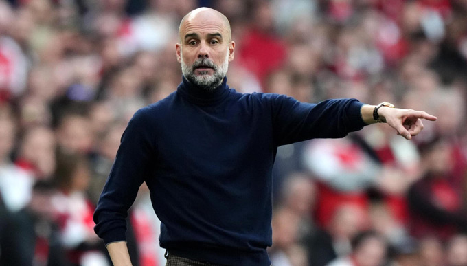 Pep Guardiola cảnh báo Man City trước đại chiến với Chelsea