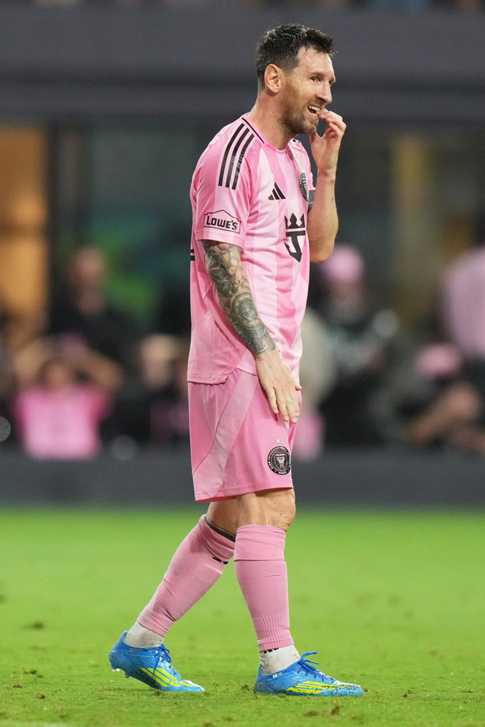 Messi và đồng đội vẫn chưa thể có chiến thắng trên sân mới