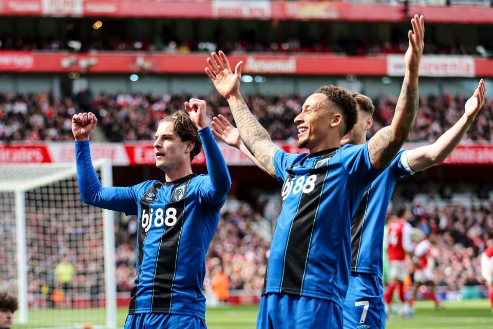 Bournemouth xứng đáng có 3 điểm trước Arsenal - Ảnh: The Sun