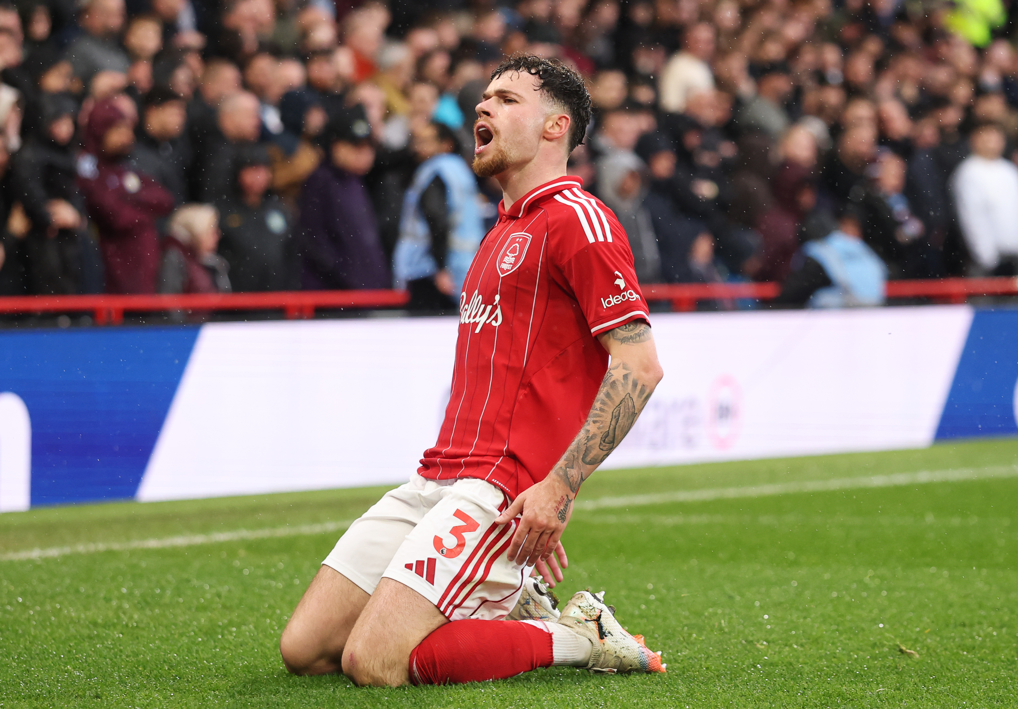 Niềm vui của Neco Williams khi sút tung lưới Villa - Ảnh: @WhoScored