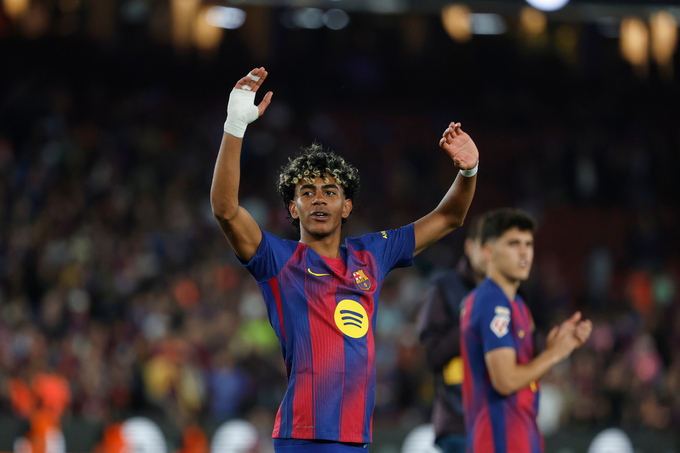 Ngay cả khi Barca kết thúc hiệp 1 với 2 bàn dẫn trước, Lamine Yamal vẫn không được thay ra