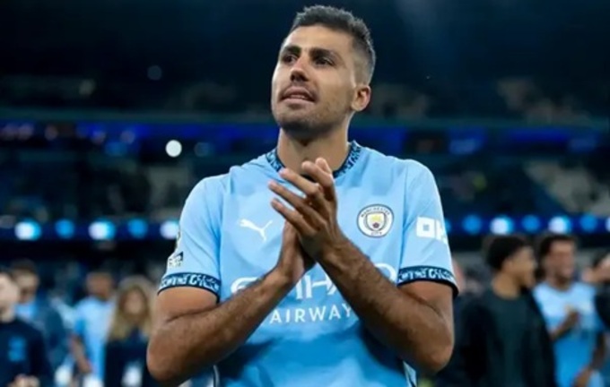 Tương lai chưa xác định, nhưng Rodri luôn cống hiến hết mình khi thi đấu cho Man City