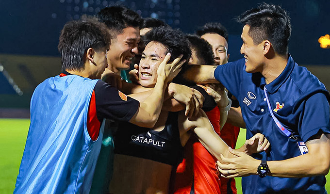 Lê Văn Thuận 2 trận ghi 2 bàn, mang về 6 điểm quan trọng cho đội bóng Cố đô - Ảnh: NB