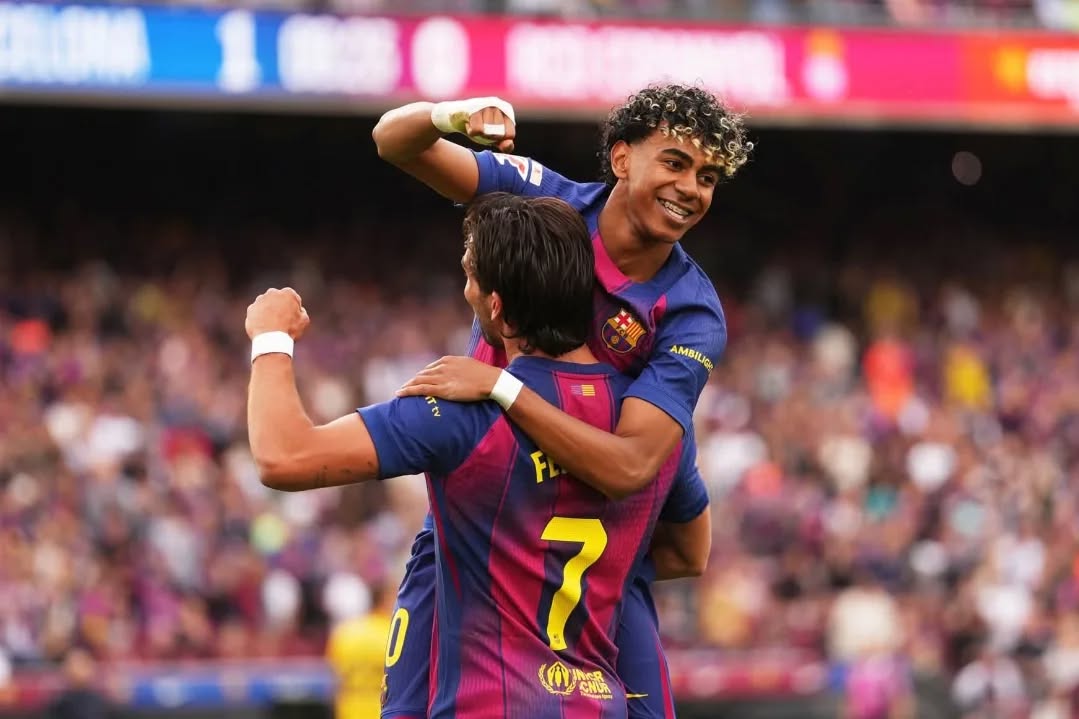 Ở tuổi 18 năm + 272 ngày, Yamal đã trở thành cầu thủ trẻ nhất trong lịch sử có 100 lần ra sân tại La Liga