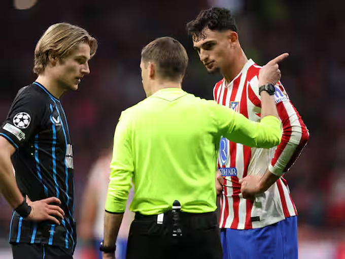 Trận gần nhất Turpin cầm còi có sự góp mặt của Atletico là chiến thắng 4-1 trước Club Brugge. Ảnh - One Football