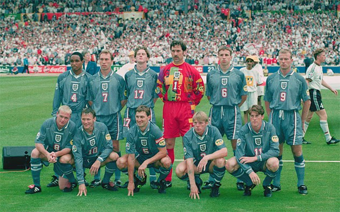 Adams nghiện rượu nặng sau 44 ngày "tha hóa" vì ĐT Anh bị loại khỏi EURO 1996 trên sân nhà