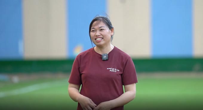 Chị Trương Thị Bình, mẹ của em Trương Văn Tài (U15 SLNA). bày tỏ niềm tự hào về con trai