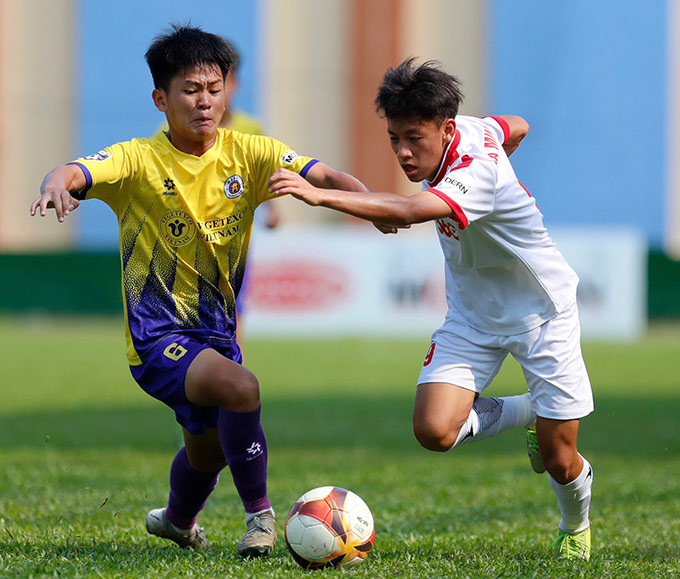 Hà Nội (áo vàng) lần thứ 2 góp mặt tại chung kết U15 Quốc gia 