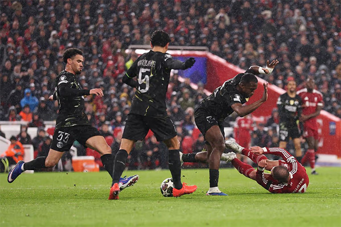 Tình huống Liverpool bị từ chối quả phạt 11m