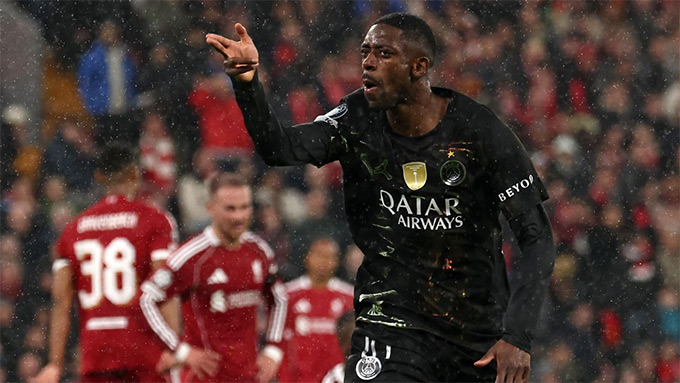Dembele là người hùng của PSG với cú đúp bàn thắng