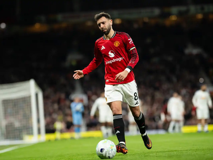 Kéo Fernandes xuống đá thấp bên cạnh Casemiro là giải pháp tối ưu cho MU thay vì tin dùng Ugarte