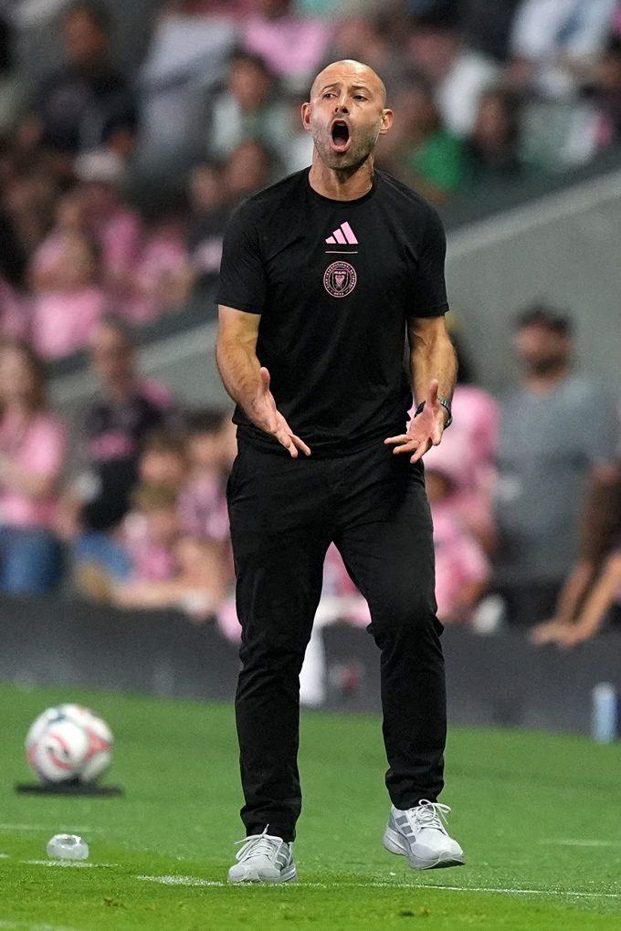 Việc thay thế Mascherano sẽ là bài toán khó với Inter Miami