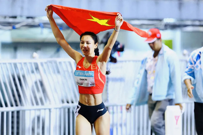 VĐV Lê Thị Cẩm Tú có tấm HCV tại giải đấu tại Singapore. Ảnh: Hoàng Tùng