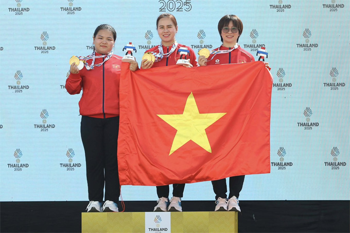 Trịnh Thu Vinh gây ấn tượng với 3 kỷ lục SEA Games