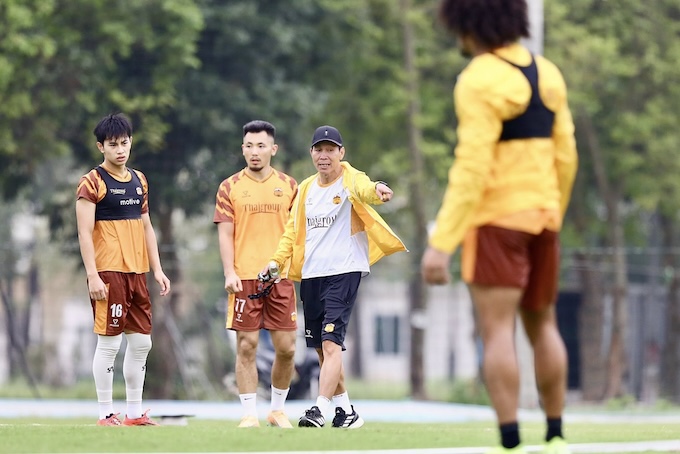 HAGL đang chuẩn bị cho chuyến làm khách tại Hàng Đẫy. Ảnh: Hoàng Tùng 