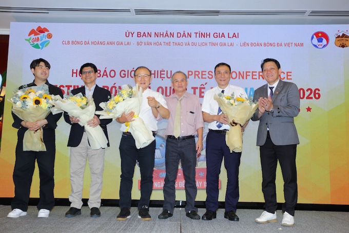 Các thành viên của BTC festival bóng đá quốc tế U14 Gia Lai 2026. Ảnh: Anh Khoa 