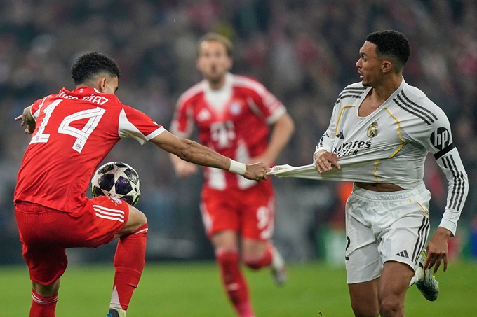 Bayern và Real Madrid đã tạo nên một màn "loạn đả" điên rồ tại Champions League
