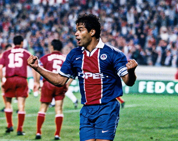 Rai 15 tuổi mới định hướng theo nghiệp quần đùi áo số