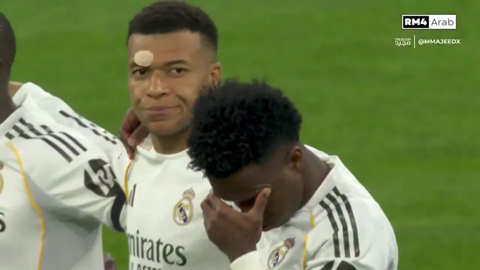 Kylian Mbappe khó chịu vì tiếng ồn của fan Bayern