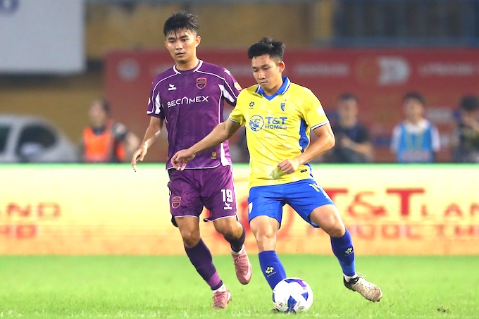 Hai Long cũng kịp ghi dấu ấn trong 1 bàn thắng cho Hà Nội - Ảnh: Phan Tùng 