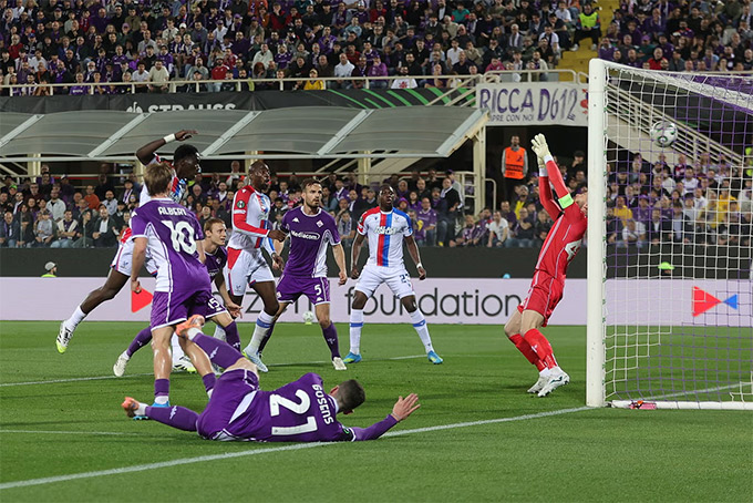 Palace trở thành ứng cử viên nặng ký cho chức vô địch Conference League