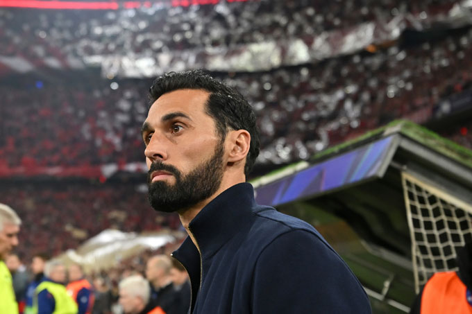 Tương lai của Arbeloa tại Real đang bị nghi ngờ