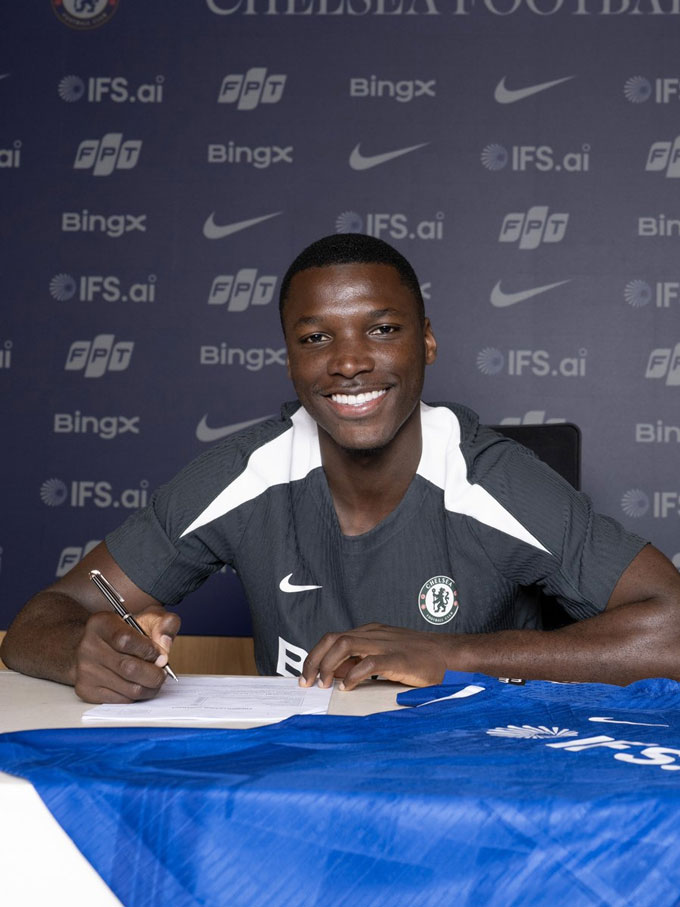 Caicedo chính thức ký hợp đồng gia hạn với Chelsea - Ảnh: Fabrizio Romano