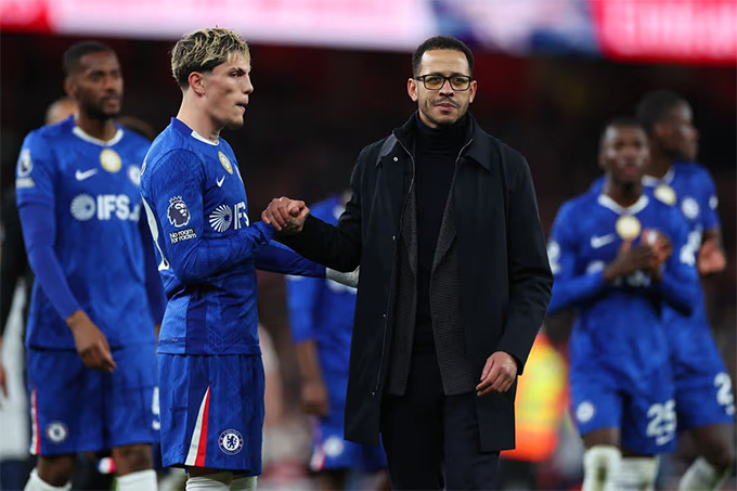 HLV Rosenior nghi ngờ về vai trò của Garnacho tại Chelsea