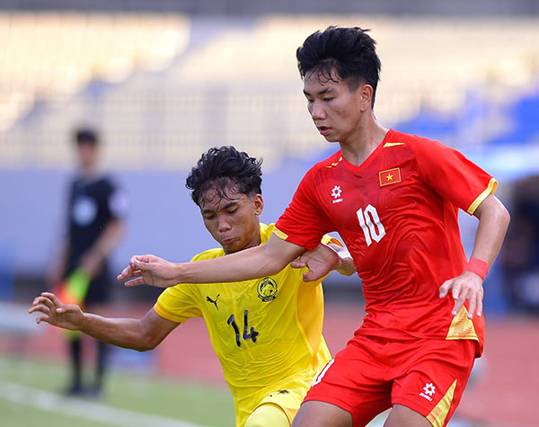 Báo Indonesia lo ngại U17 Việt Nam (áo đỏ) sẽ loại đội nhà khỏi U17 Đông Nam Á  2026. Ảnh: FAM.