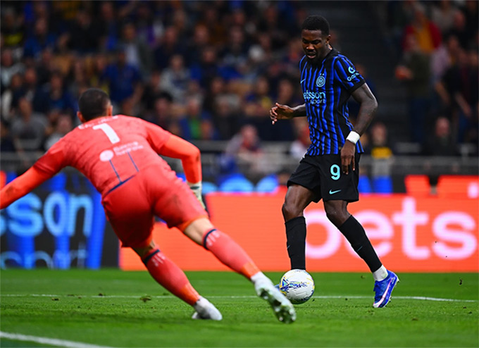 Thuram ghi bàn mở tỷ số cho Inter