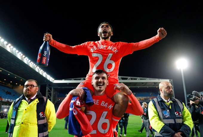 Coventry City kiếm núi tiền khi thăng hạng Premier League