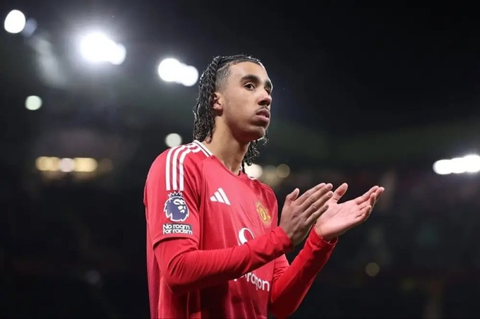 Trung vệ Leny Yoro của MU có thể sẽ phải nghỉ thi đấu đến hết mùa giải này