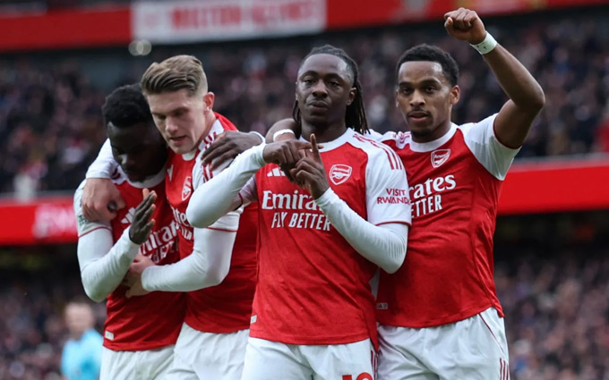 Arsenal sẵn sàng chơi đôi công với Man City