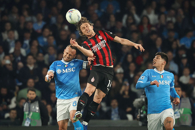 Modric toàn quyền quyết định có tiếp tục gắn bó với Milan hay không?